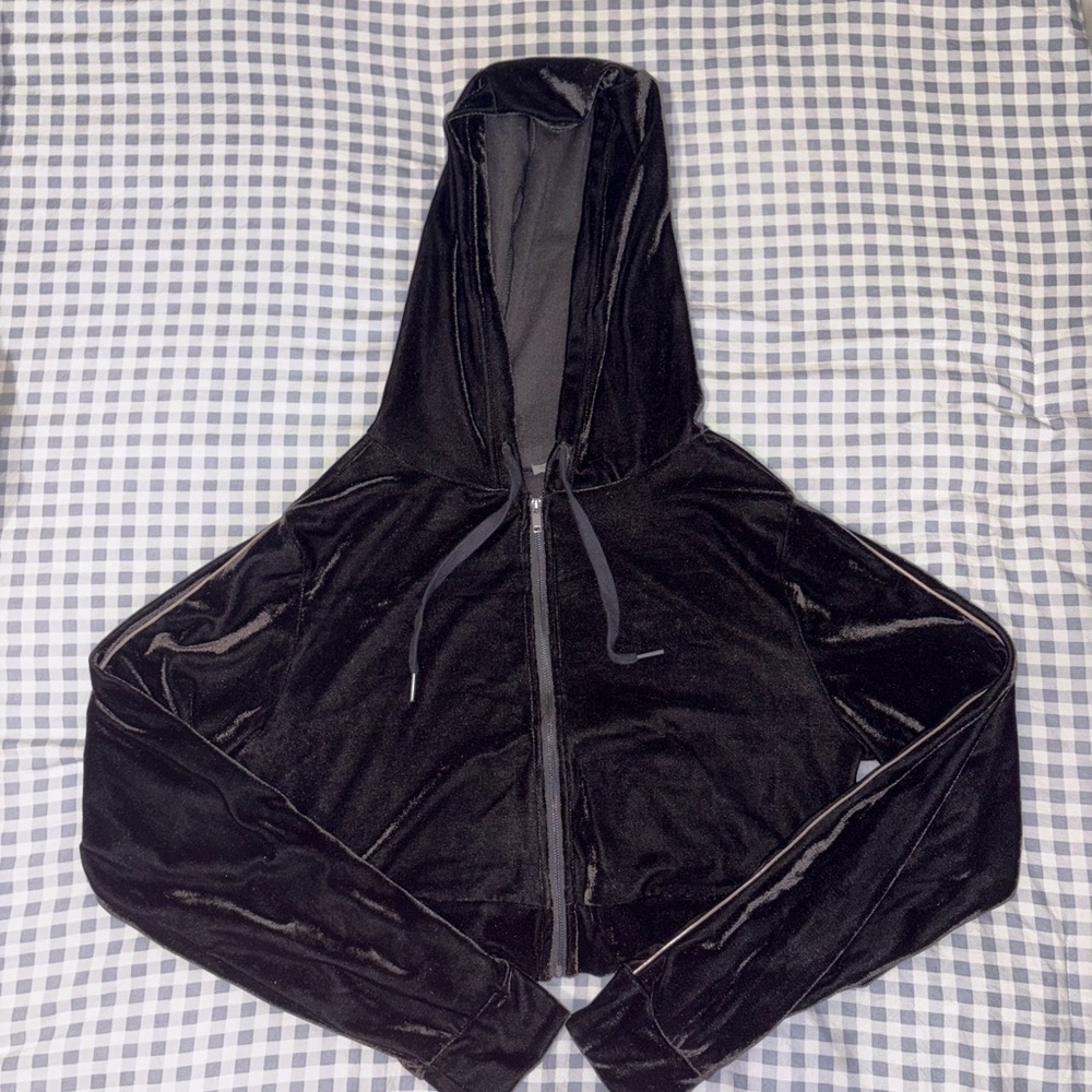 Forever 21 Black Velvet Cropped Zip-Up Jacket